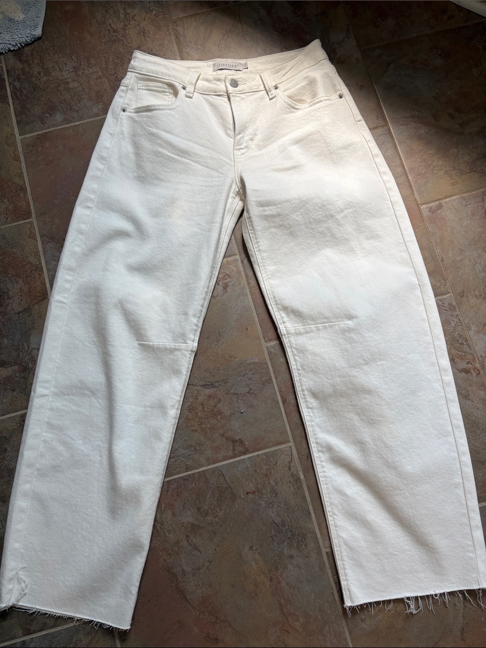 JUST USA WHITE MID RISE BARREL JEANS- size 2